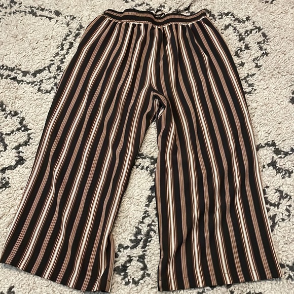 Xhiliration wide leg cropped pants - Picture 4 of 4